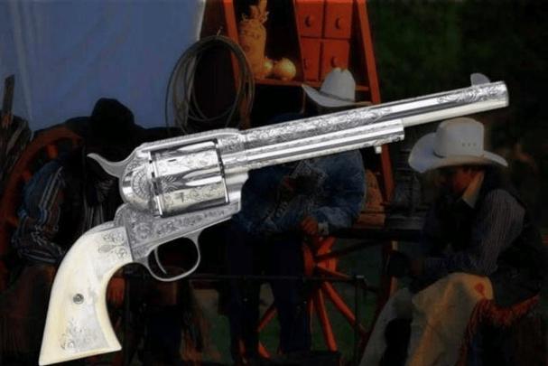 黄金柯尔特手枪评测：奢华与性能的完美结合