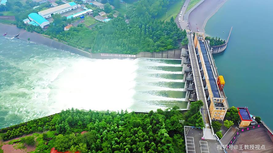 岸田梅尔最新动态：COSLove Live与游戏作品双重魅力