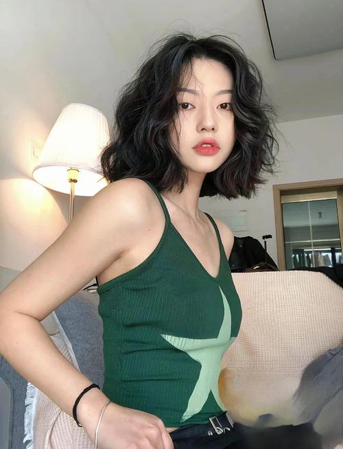 美丽港发型设计攻略：潮流发型轻松get！