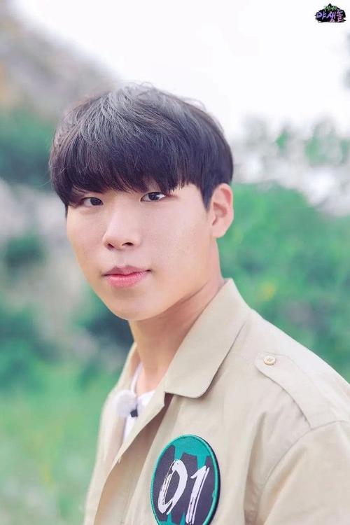 网上热议的面具男是谁，真实身份让人万万没想到！