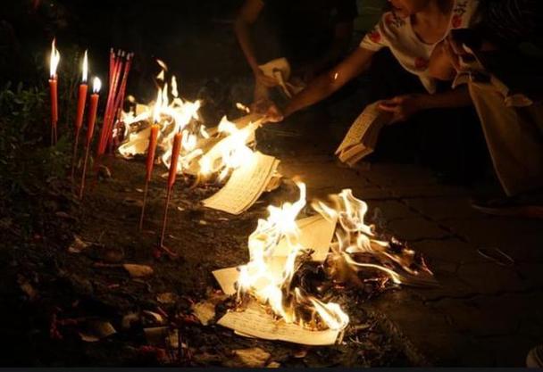 烧纸人是什么意思？这里给你解释清楚讲明白！